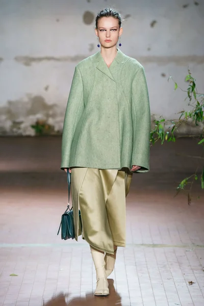 Look 55